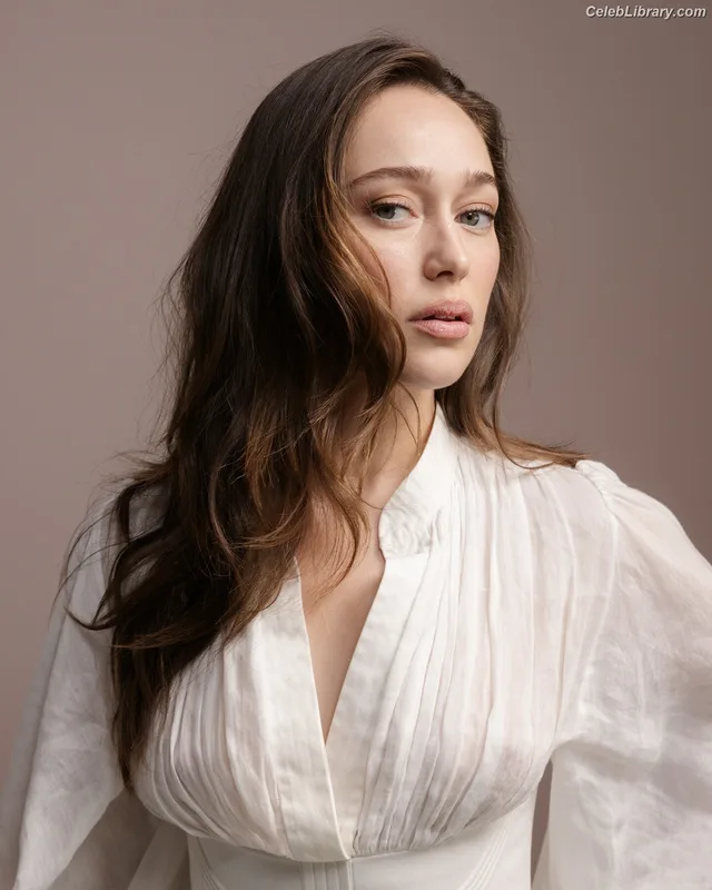 Alycia Debnam Carey photo 9 of 1336