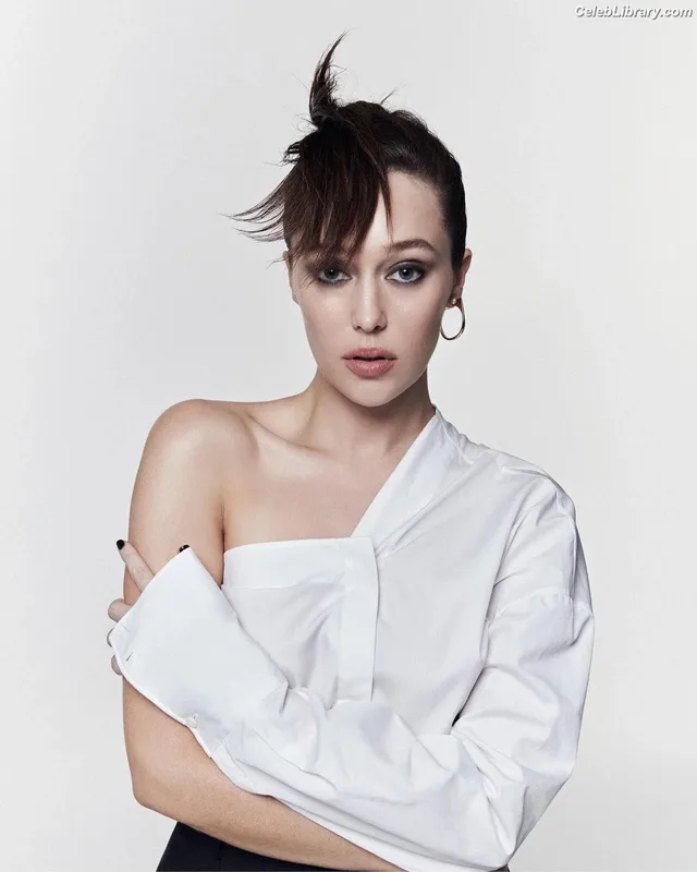 Alycia Debnam Carey photo 20 of 1336