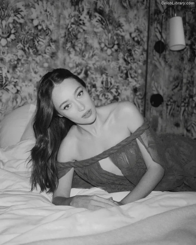 Alycia Debnam Carey photo 17 of 1336