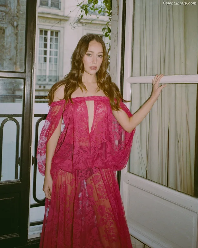 Alycia Debnam Carey photo 18 of 1336