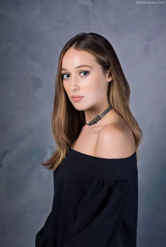 Alycia Debnam Carey photo 16 of 1336