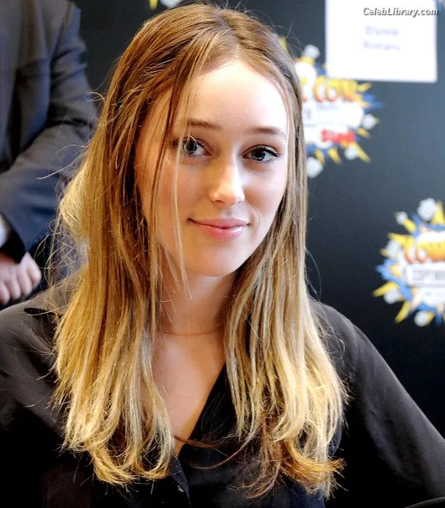 Alycia Debnam Carey photo 22 of 1336