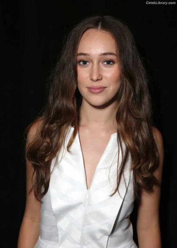 Alycia Debnam Carey photo 16 of 1336
