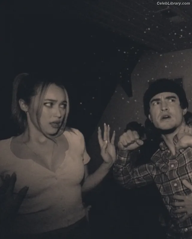 Alycia Debnam Carey photo 10 of 1336
