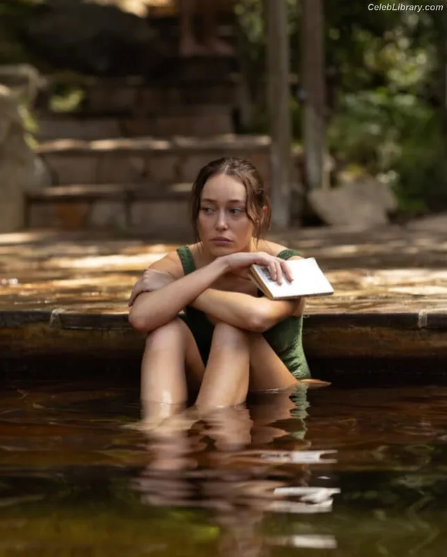 Alycia Debnam Carey photo 14 of 1336
