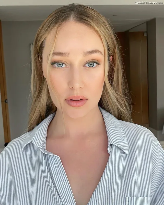 Alycia Debnam Carey photo 17 of 1336