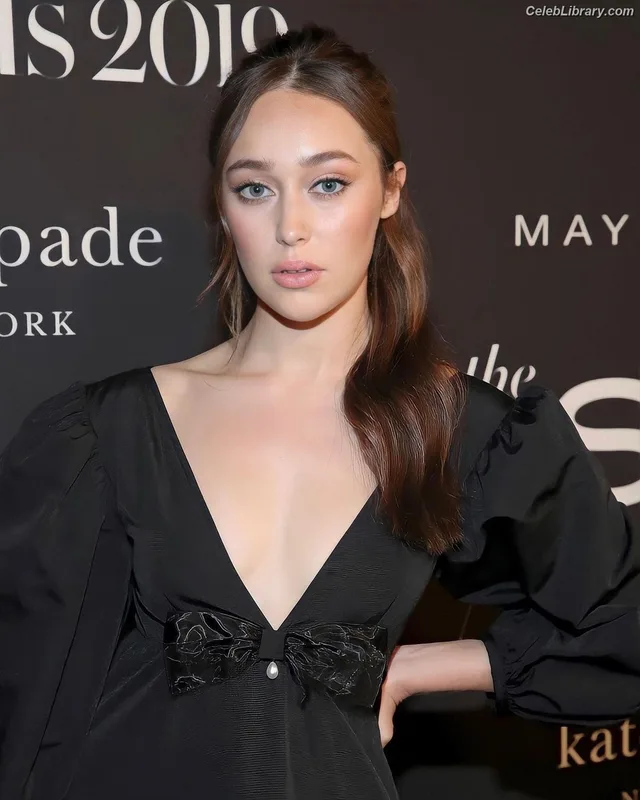 Alycia Debnam Carey photo 22 of 1336
