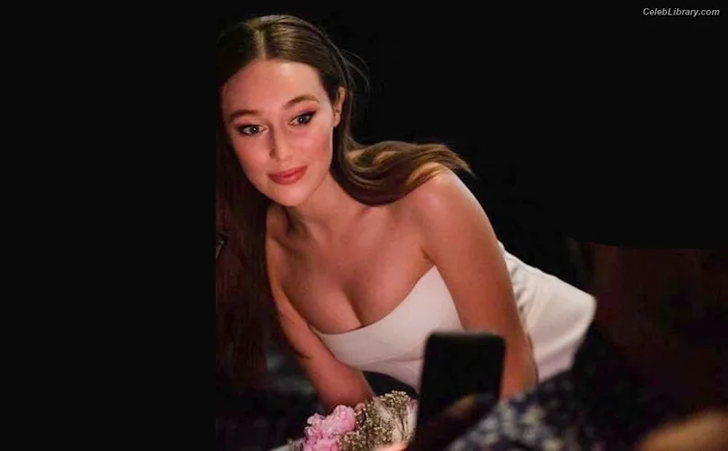 Alycia Debnam Carey photo 10 of 1336