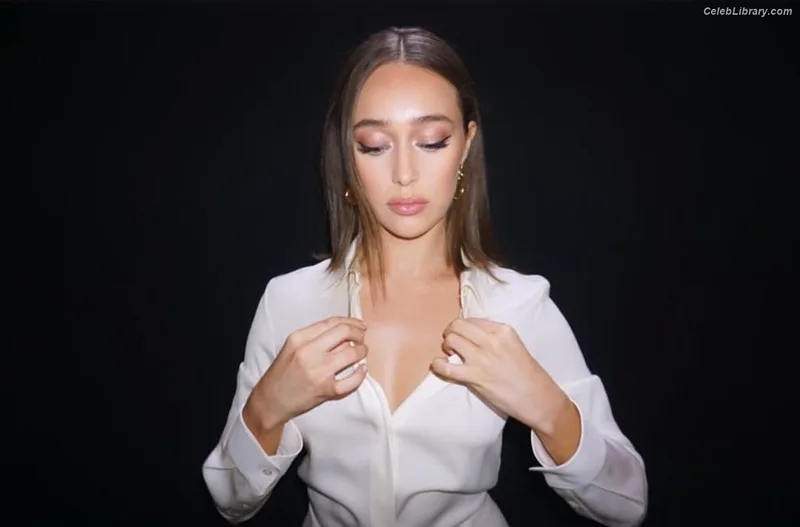 Alycia Debnam Carey photo 13 of 1336