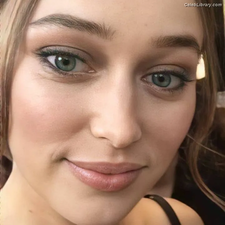 Alycia Debnam Carey photo 19 of 1336