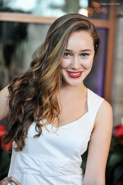 Alycia Debnam Carey photo 24 of 1336