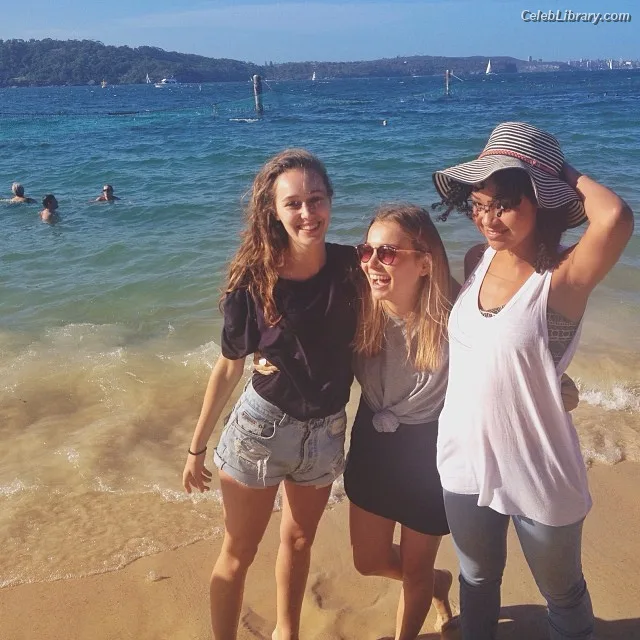 Alycia Debnam Carey photo 17 of 1336