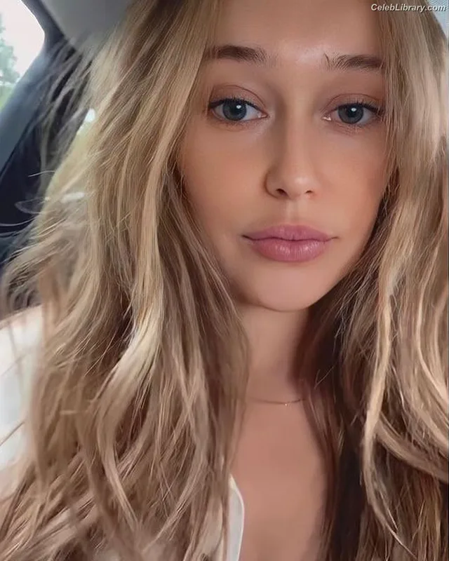 Alycia Debnam Carey photo 24 of 1336