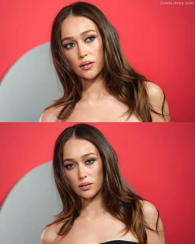 Alycia Debnam Carey photo 19 of 1336