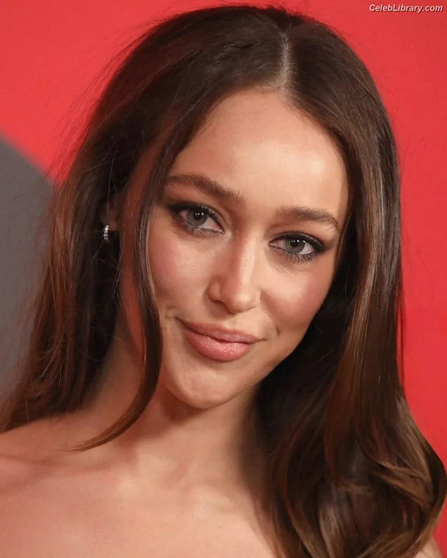 Alycia Debnam Carey photo 20 of 1336