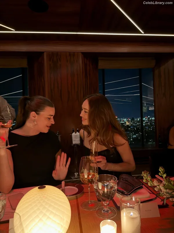 Alycia Debnam Carey photo 9 of 1336