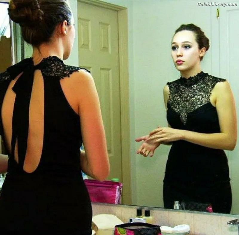 Alycia Debnam Carey photo 16 of 1336