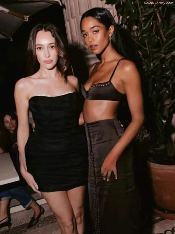Alycia Debnam Carey photo 24 of 1336