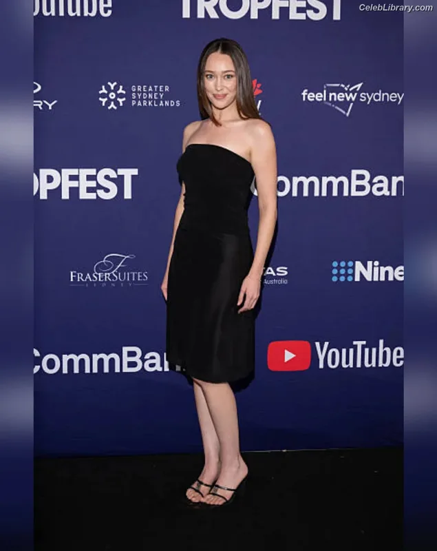 Alycia Debnam Carey photo 10 of 1336