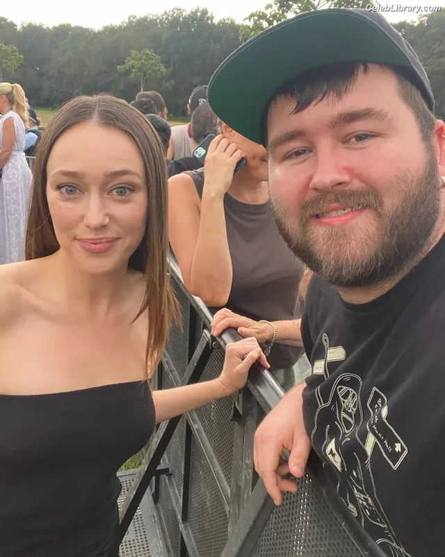 Alycia Debnam Carey photo 17 of 1336