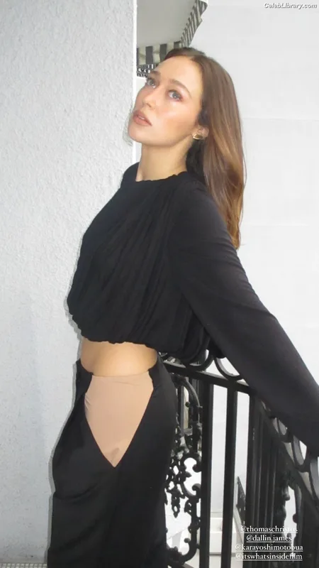 Alycia Debnam Carey photo 2 of 1336