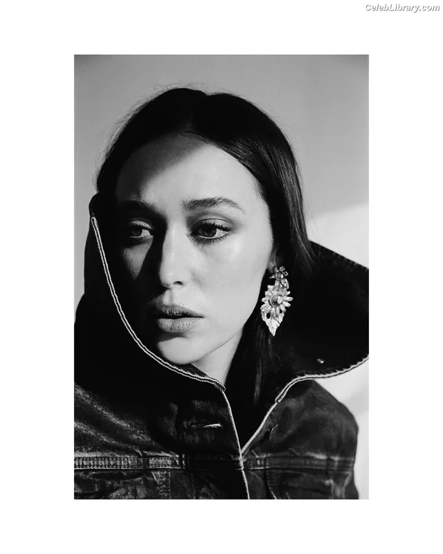 Alycia Debnam Carey photo 9 of 1336