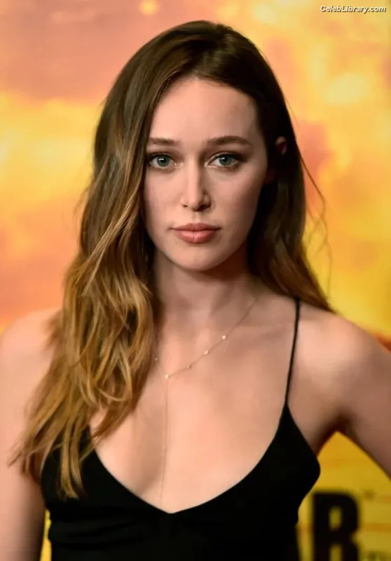 Alycia Debnam Carey photo 19 of 1336