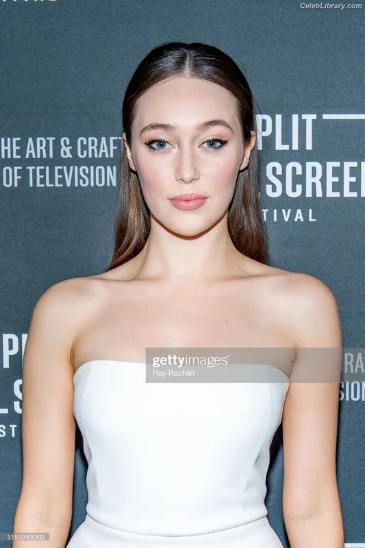 Alycia Debnam Carey photo 23 of 1336