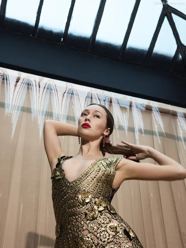 Alycia Debnam Carey photo 11 of 1336