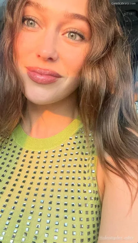 Alycia Debnam Carey photo 14 of 1336