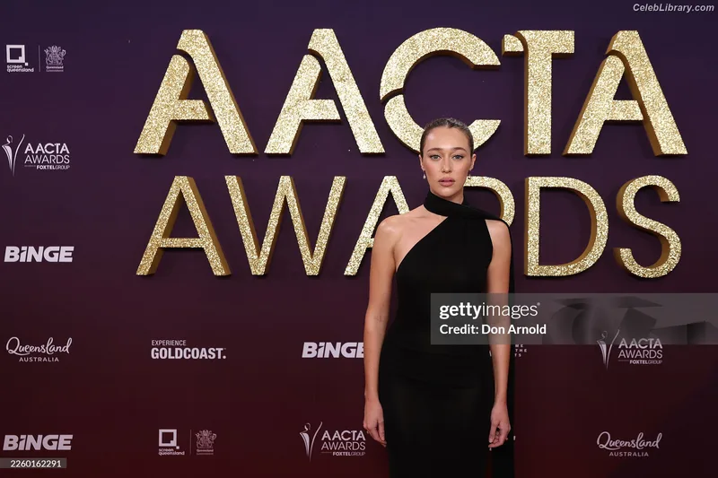 Alycia Debnam Carey photo 6 of 1336