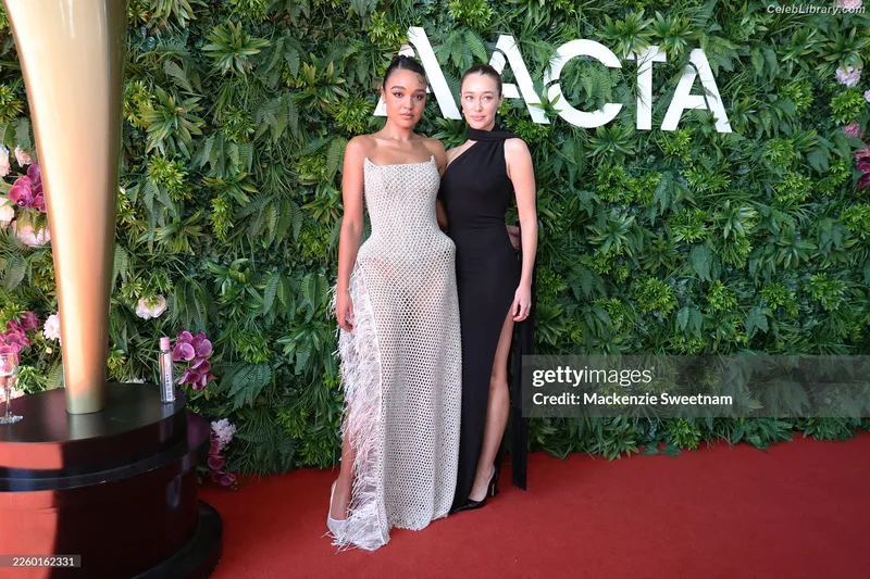 Alycia Debnam Carey photo 10 of 1336