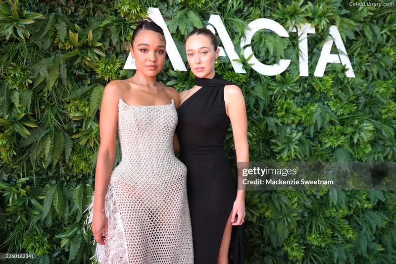 Alycia Debnam Carey photo 11 of 1336
