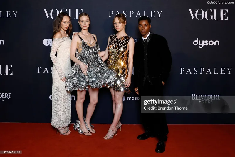 Alycia Debnam Carey photo 16 of 1336