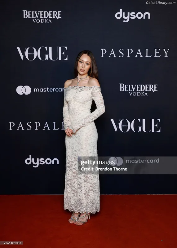 Alycia Debnam Carey photo 17 of 1336
