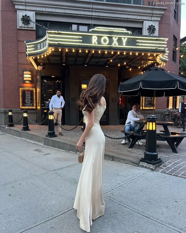 Alycia Debnam Carey photo 10 of 1336