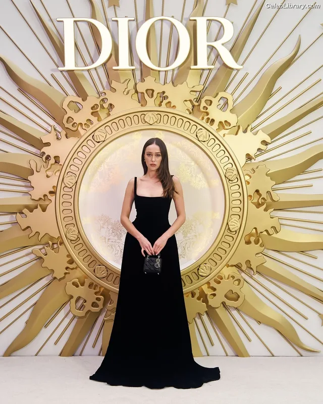 Alycia Debnam Carey photo 17 of 1336
