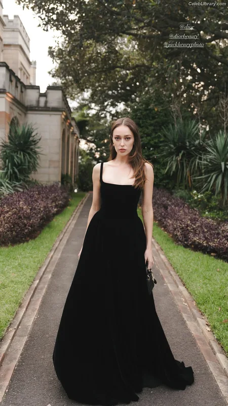 Alycia Debnam Carey photo 18 of 1336