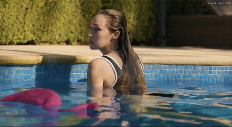 Alycia Debnam Carey photo 3 of 1336