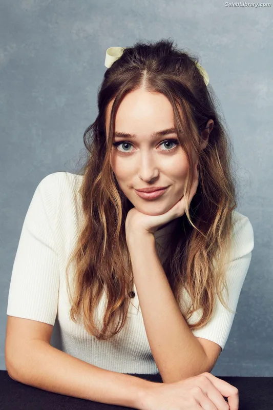 Alycia Debnam Carey photo 6 of 1336