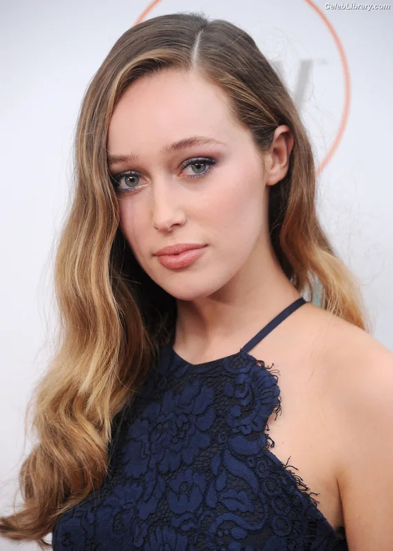 Alycia Debnam Carey photo 22 of 1336
