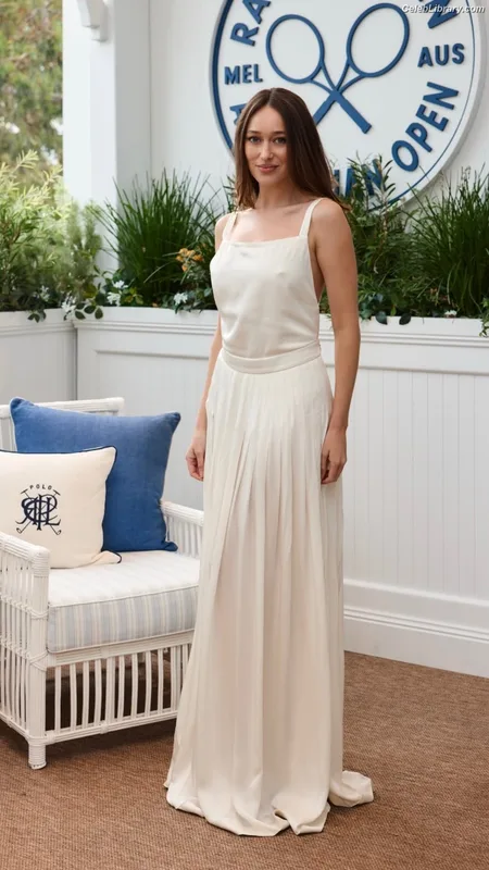 Alycia Debnam Carey photo 23 of 1336