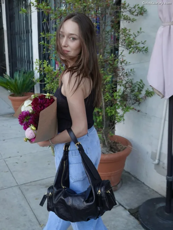 Alycia Debnam Carey photo 14 of 1336