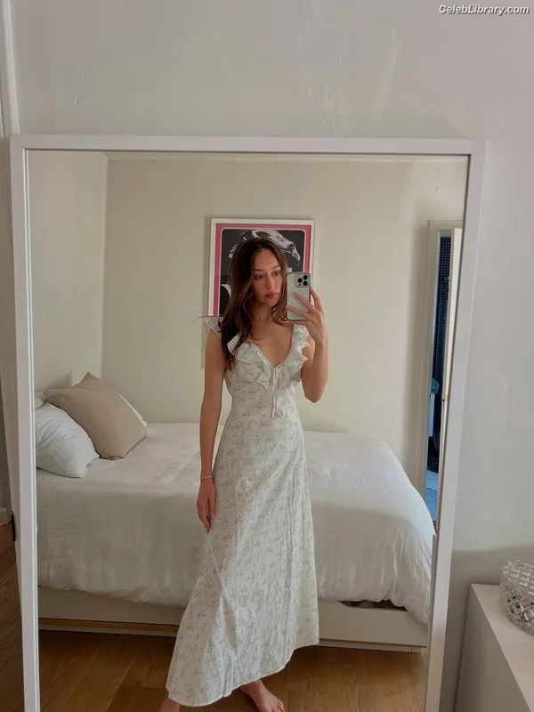 Alycia Debnam Carey photo 16 of 1336