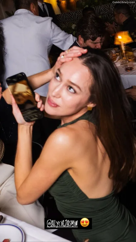 Alycia Debnam Carey photo 19 of 1336