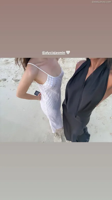 Alycia Debnam Carey photo 8 of 1336