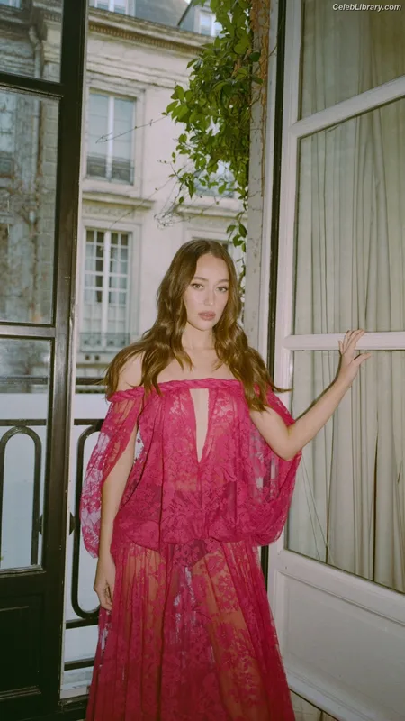 Alycia Debnam Carey photo 12 of 1336