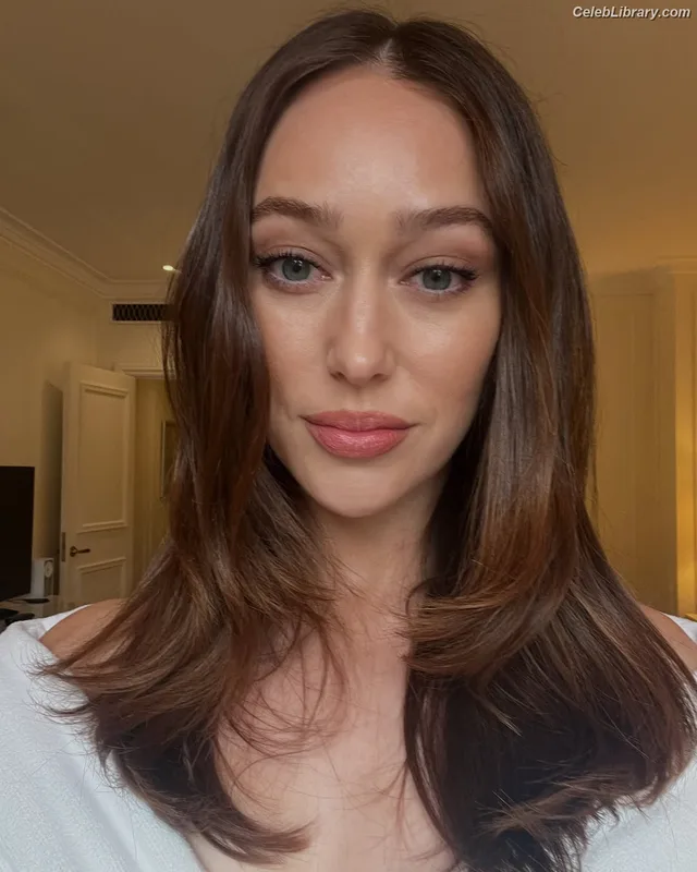 Alycia Debnam Carey photo 16 of 1336