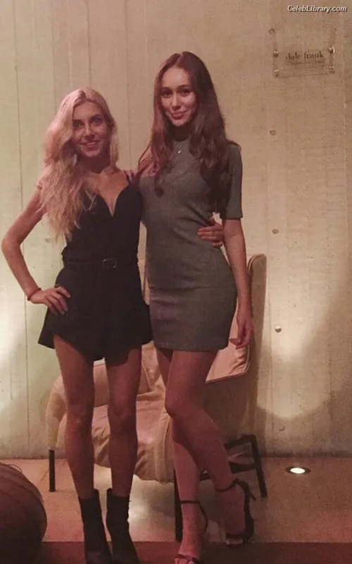 Alycia Debnam Carey photo 8 of 1336