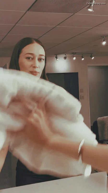Alycia Debnam Carey photo 19 of 1336